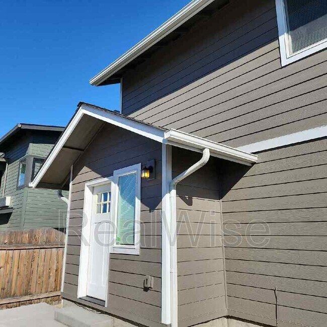 Building Photo - 1214 SW 27th St