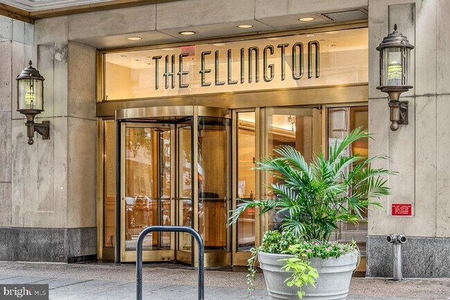 Building Photo - 1500 Chestnut St