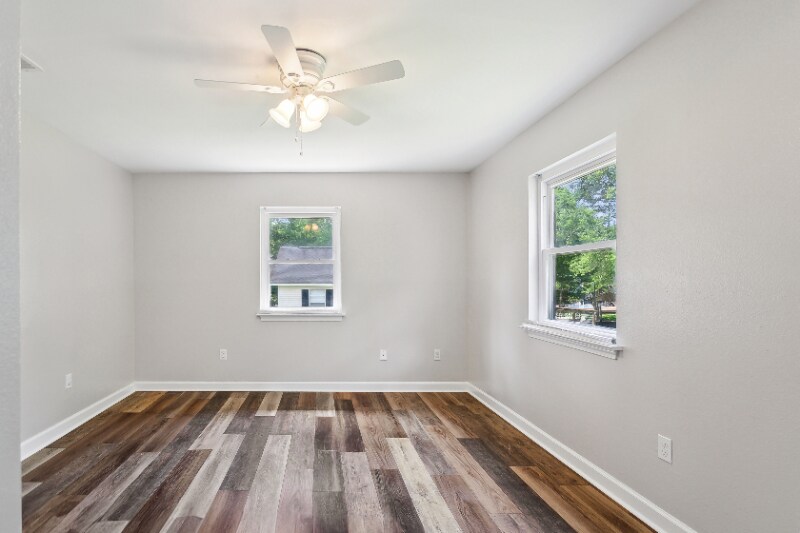 Building Photo - 18030 Derbes Dr