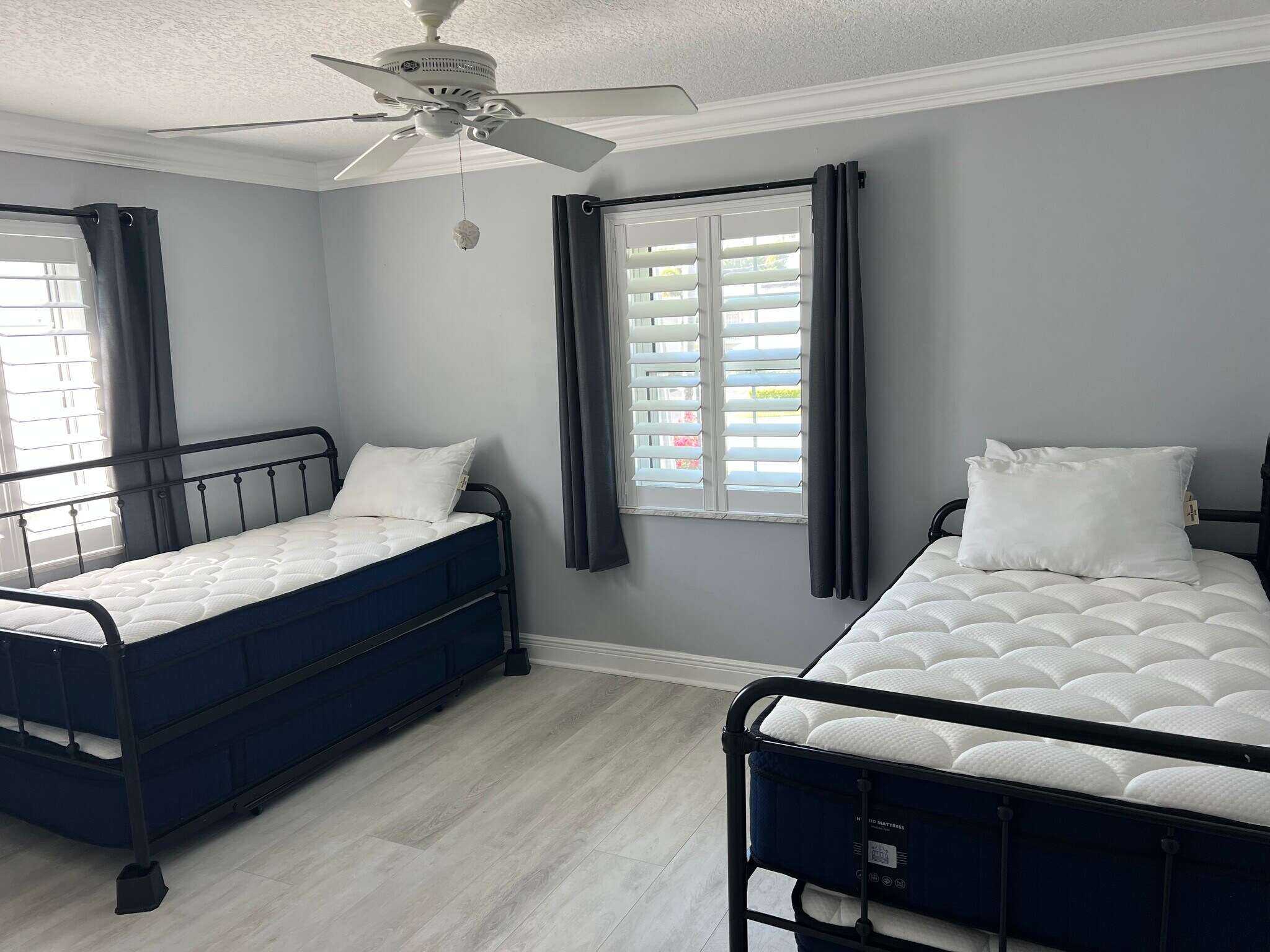Guest room 1 - 1260 Sugar Sands Blvd