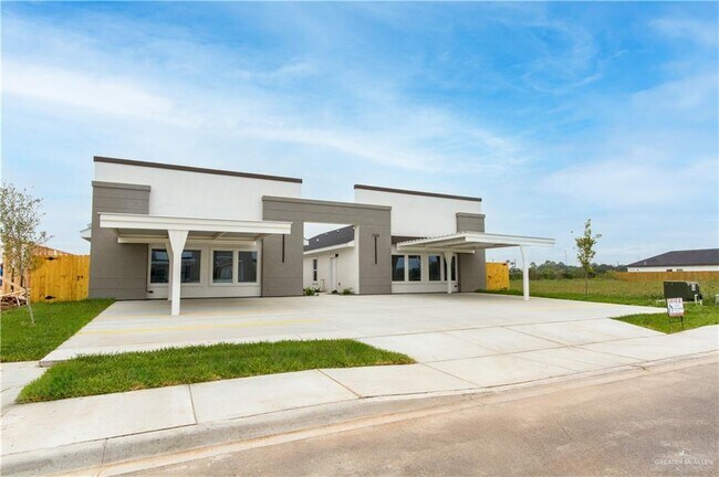 Building Photo - 1313 N Aryana Ave