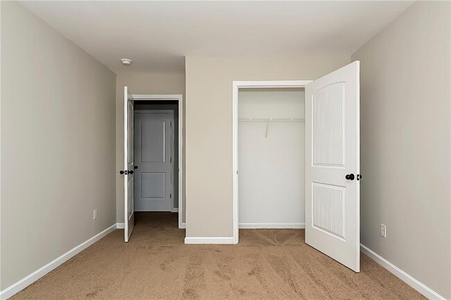 Building Photo - 142 Magnaview Dr
