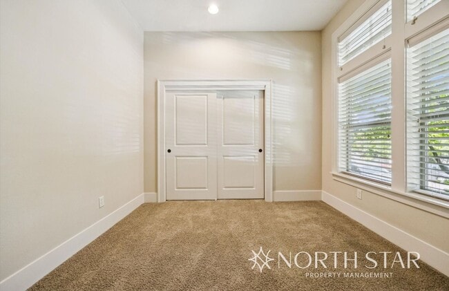 Building Photo - Stunning Renaissance at Peterkort Woods To...