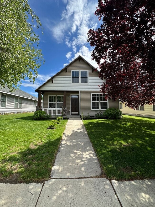 Primary Photo - 3 bedroom 2.5 bath off Rd 100