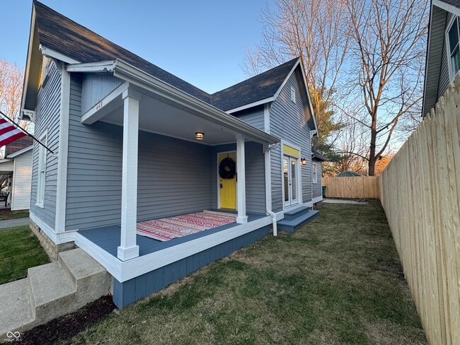 Building Photo - 449 Yandes St