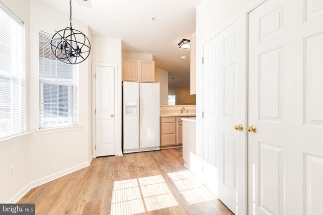 Building Photo - Spacious 2-bedroom 2 Bath condo in New Town
