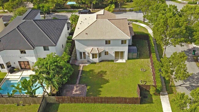 Building Photo - 1909 SE 22nd Ct