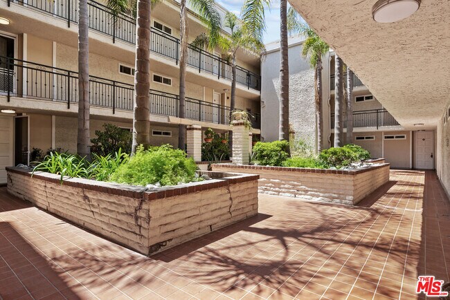 Building Photo - 1885 Veteran Ave