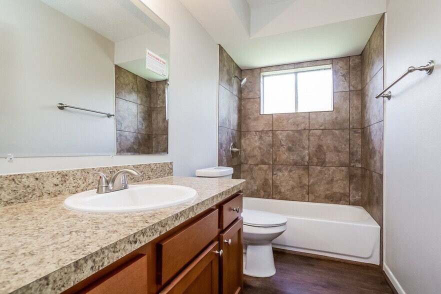 Building Photo - 1817 New Orleans St