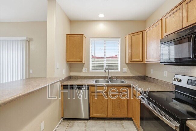 Building Photo - 15818 N 25th St