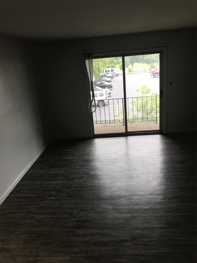 Building Photo - 252 Mayfield Ave