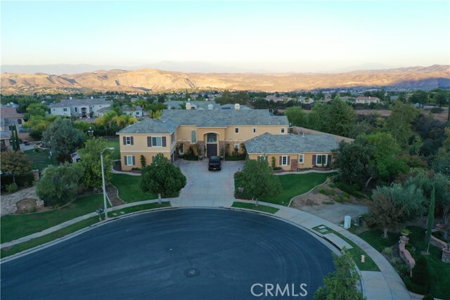 Building Photo - 1583 Twin Oaks Cir
