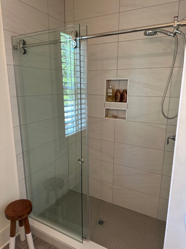 Building Photo - 174 Brailsford St