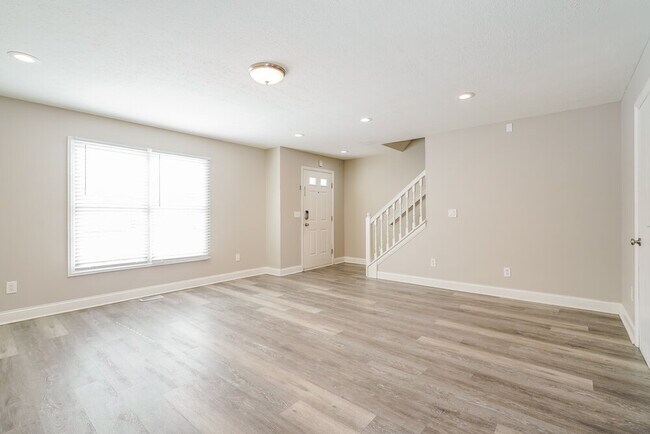 Building Photo - 100 Dakota Ct