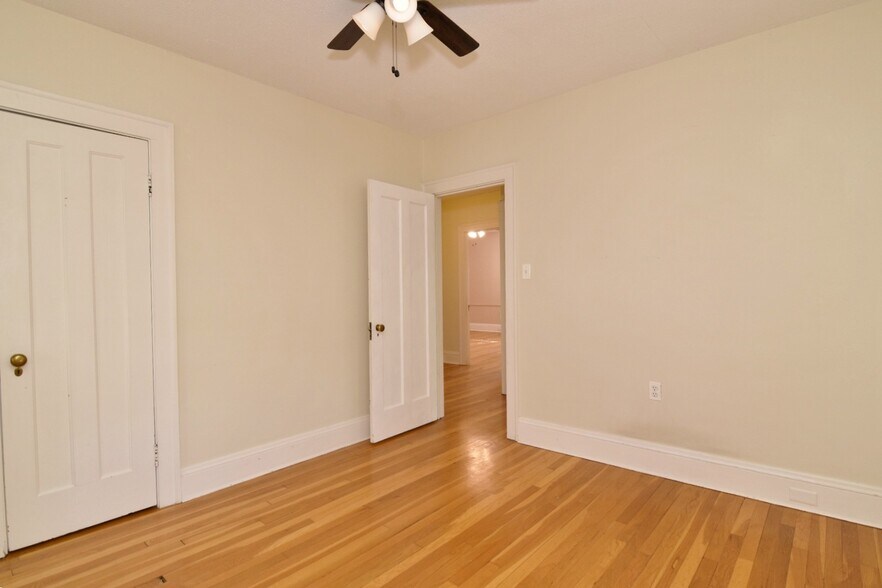 Bedroom - 3180 Chadbourne Rd