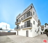 Building Photo - 11443 Hatteras St