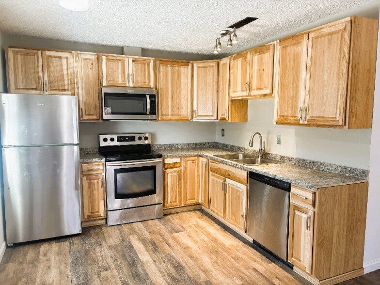 Building Photo - 3300 Madison Ave