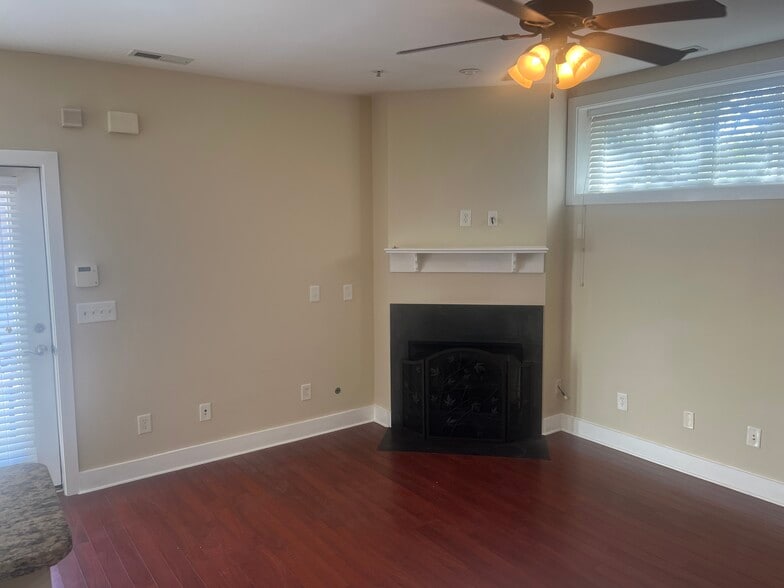 Building Photo - 148 Generals Retreat Pl