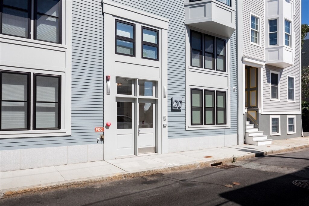 Building Photo - 20 Haynes St