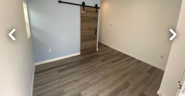 Building Photo - 433 S Fairview St