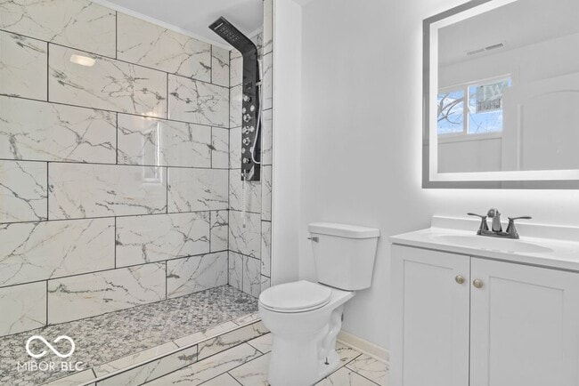 Building Photo - 804 S Albany St