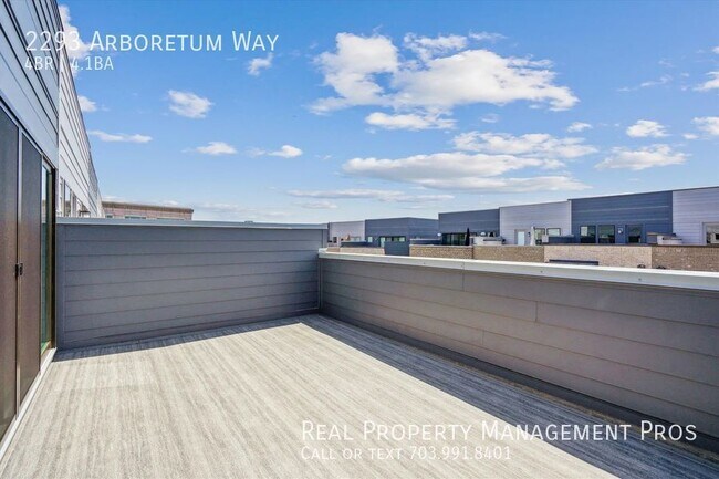 Building Photo - 2293 Arboretum Wy