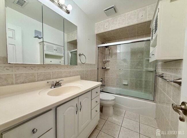 Building Photo - 256 Willowbrook Dr