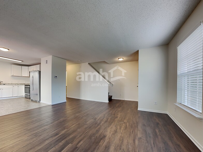 Building Photo - 12907 Old Glory Dr