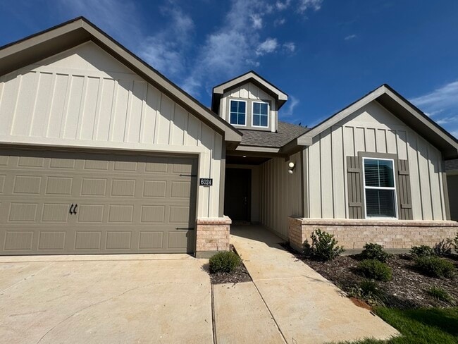 Building Photo - BRAND NEW 4-Bedroom Home in Lindale!