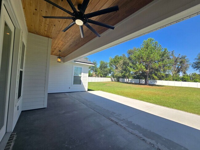 Building Photo - Beautiful 3-Bedroom, 3-Bath Home with Bonu...