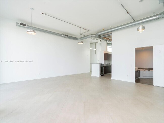 Building Photo - 3029 NE 188th St