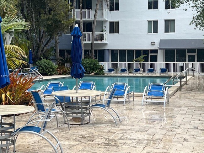 Building Photo - 850 N Miami Ave