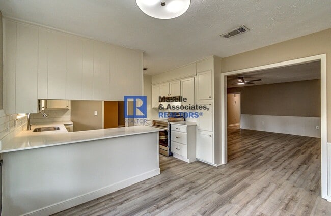 Building Photo - 4 Bed/2 Bath Home in Crossgates in Brandon