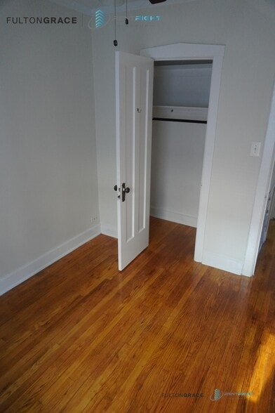 Building Photo - 1700-1710 W Albion