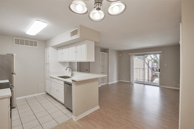 Building Photo - 12955 Woodforest Blvd