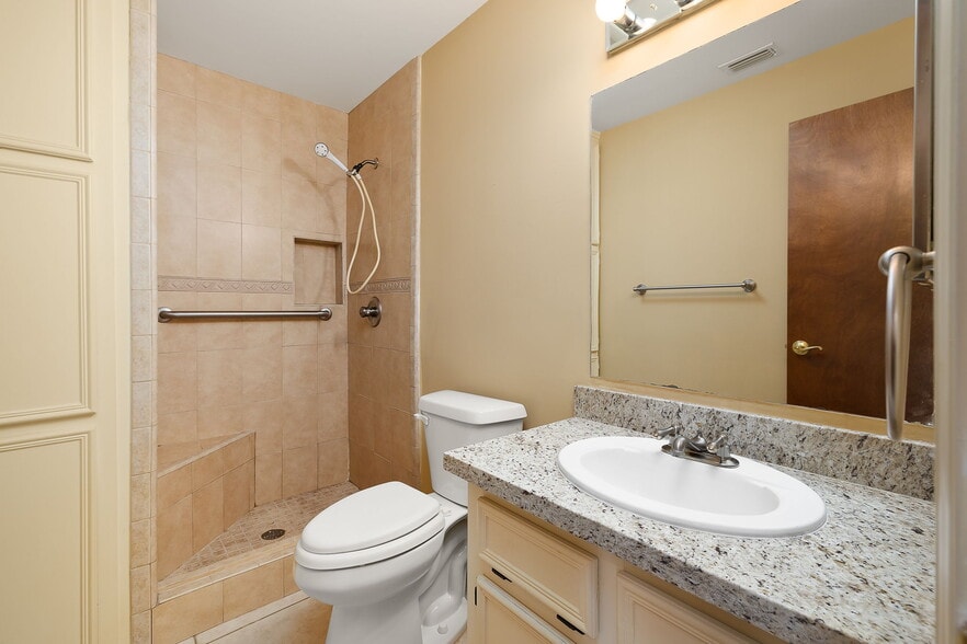 Building Photo - 4800 Mile 6 Rd