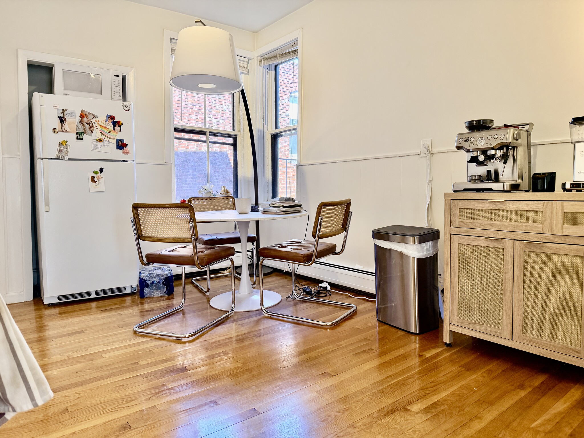 Building Photo - 17 Irving St