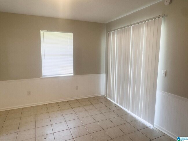 Building Photo - 436 Henry St