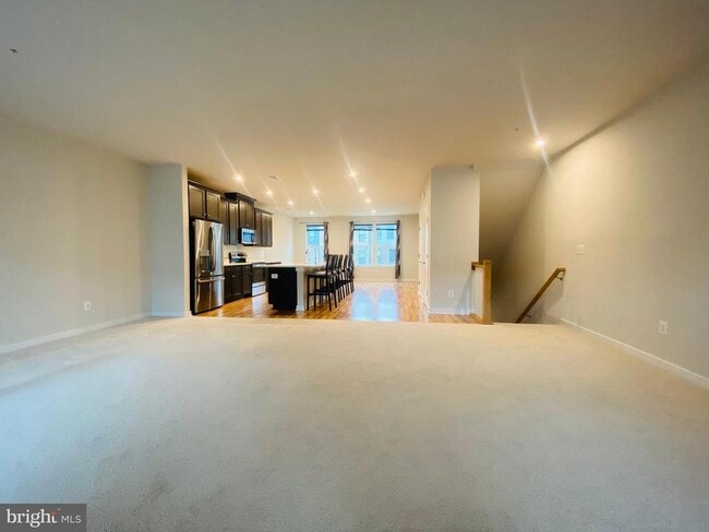 Building Photo - 43808 Middleway Ter