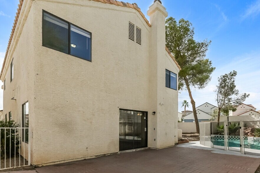 Building Photo - 379 Legacy Dr