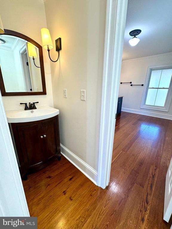 Building Photo - 508 E Main St