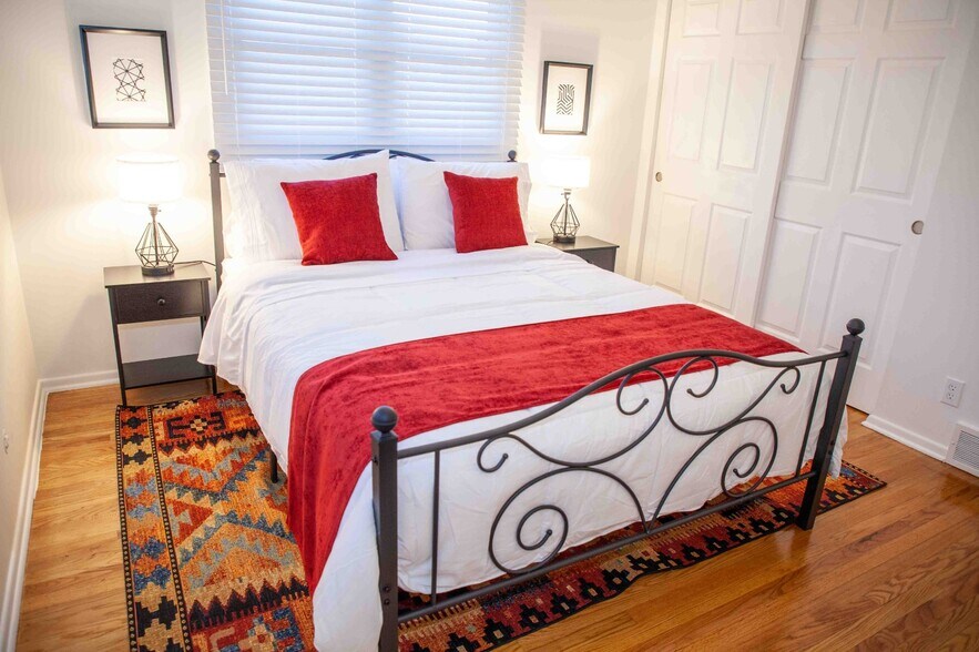 Building Photo - 6738 Red Fox Rd