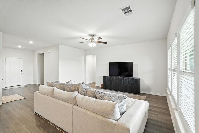 Building Photo - 135 Exploration Wy