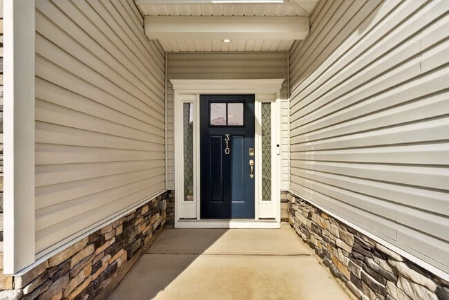 Building Photo - Like New 4BR Ranch with Modern Finishes & Prime Location in Elgin