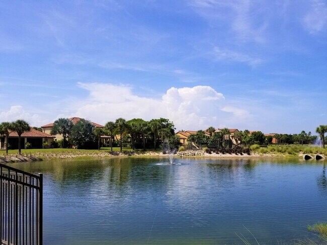 Building Photo - Beachside Townhome in Gated Community