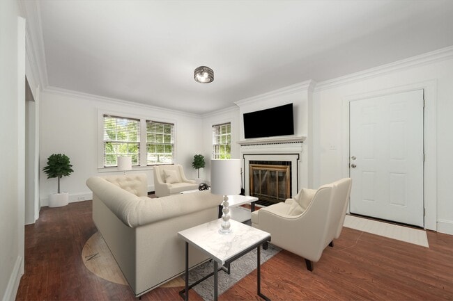 Building Photo - 2035 Chesterfield Ave
