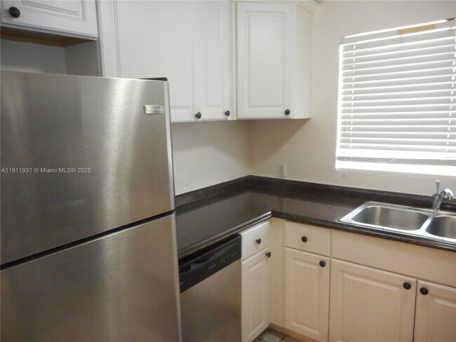 Building Photo - 420 88th St