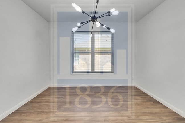 Building Photo - 1204 Thackeray Ln