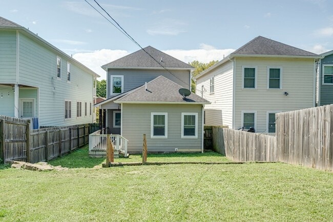 Building Photo - 5222 Kentucky Ave
