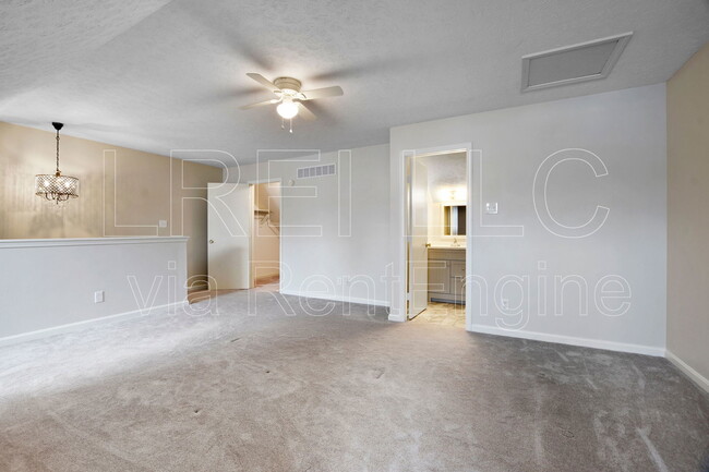 Building Photo - 10783 Colonial Woods Ct
